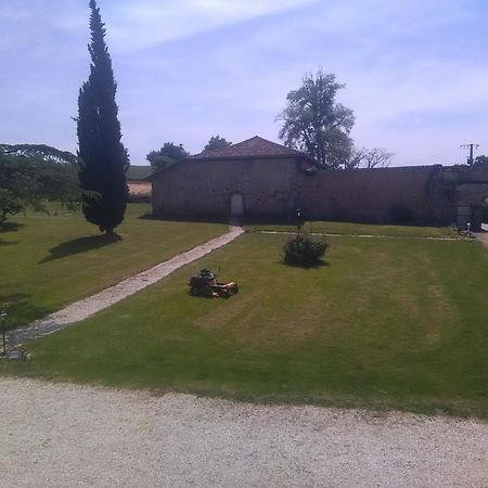 Pierre Deluen Domaine De La Grange De Quaire Bed & Breakfast Chassenon Dış mekan fotoğraf