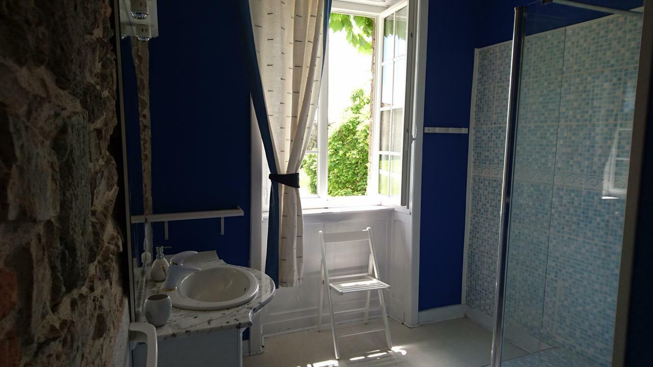 Pierre Deluen Domaine De La Grange De Quaire Bed & Breakfast Chassenon Dış mekan fotoğraf