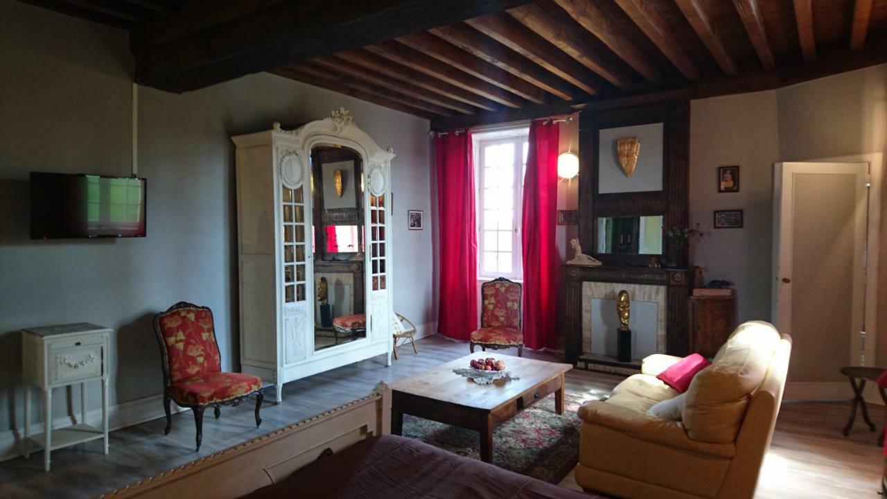 Pierre Deluen Domaine De La Grange De Quaire Bed & Breakfast Chassenon Dış mekan fotoğraf