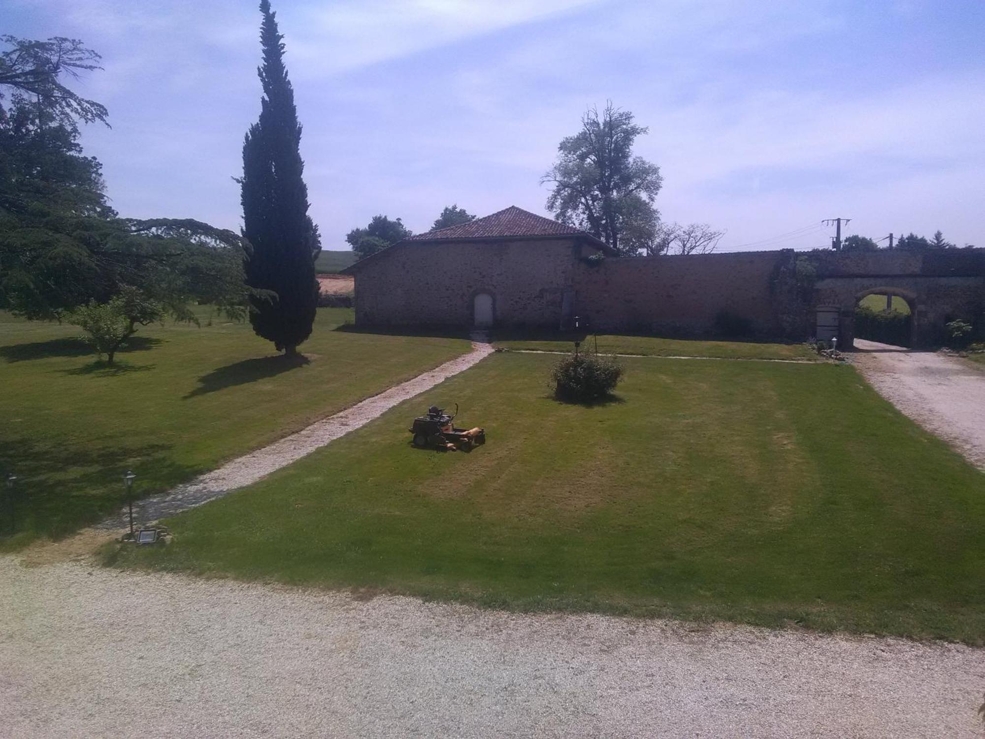 Pierre Deluen Domaine De La Grange De Quaire Bed & Breakfast Chassenon Dış mekan fotoğraf