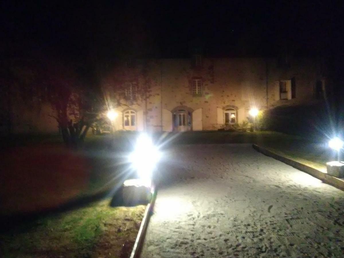 Pierre Deluen Domaine De La Grange De Quaire Bed & Breakfast Chassenon Dış mekan fotoğraf