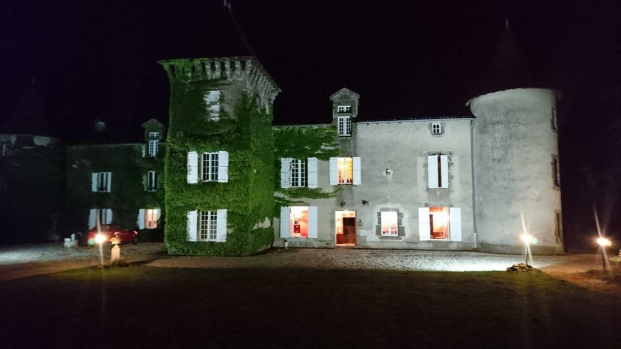 Pierre Deluen Domaine De La Grange De Quaire Bed & Breakfast Chassenon Dış mekan fotoğraf