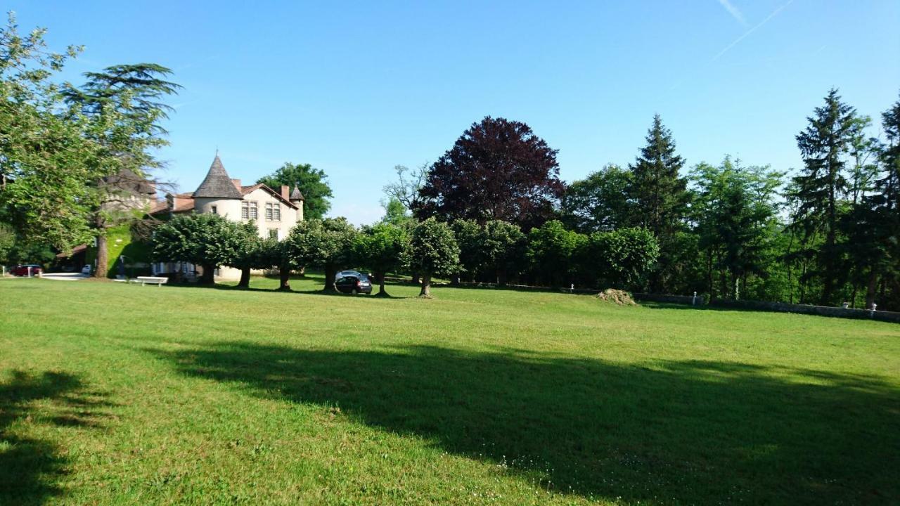 Pierre Deluen Domaine De La Grange De Quaire Bed & Breakfast Chassenon Dış mekan fotoğraf